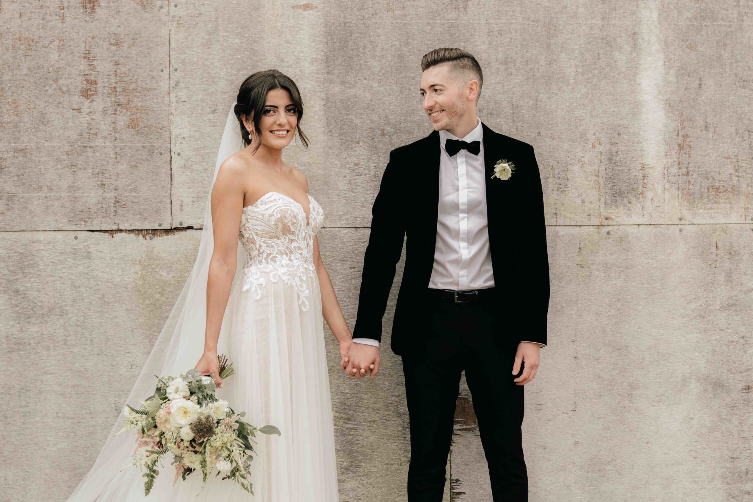 Relaxed wedding videographer